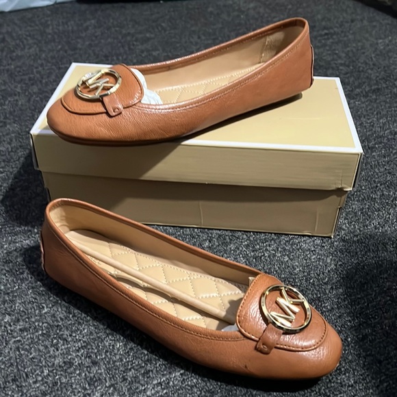 Michael Kors flats - Picture 1 of 3